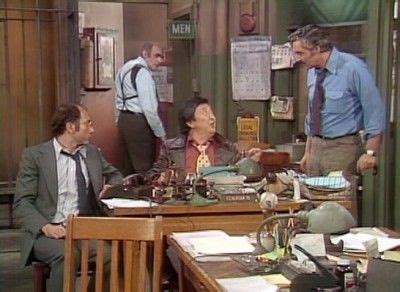  Barney Miller : Şehrin Kalbinde Bir Polis İstasyonu ve Yeni York'un Renkli Karakterleri ile Tanışın!