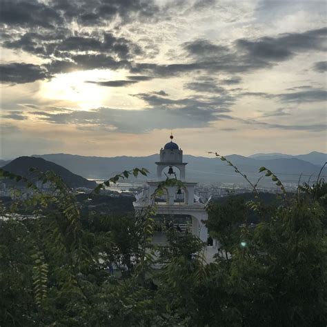 춘천 산토리니: 그리스의 푸른 지중해와 한국의 청정 호수가 만나는 곳