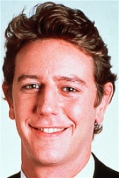 Judge Reinhold Ailes: Gizemli Bir Cinayet ve 80'lerin Retro Cazibesi!