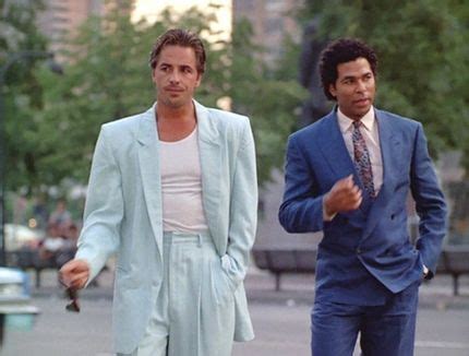  Miami Vice, Gizemli Bir Polis Dünyası ve 80'lerin Şıklığında Bir Yolculuk!